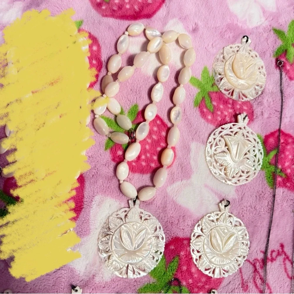 Necklace bundle Jewelry Set mother of pearl hand carved - Picture 4 of 6